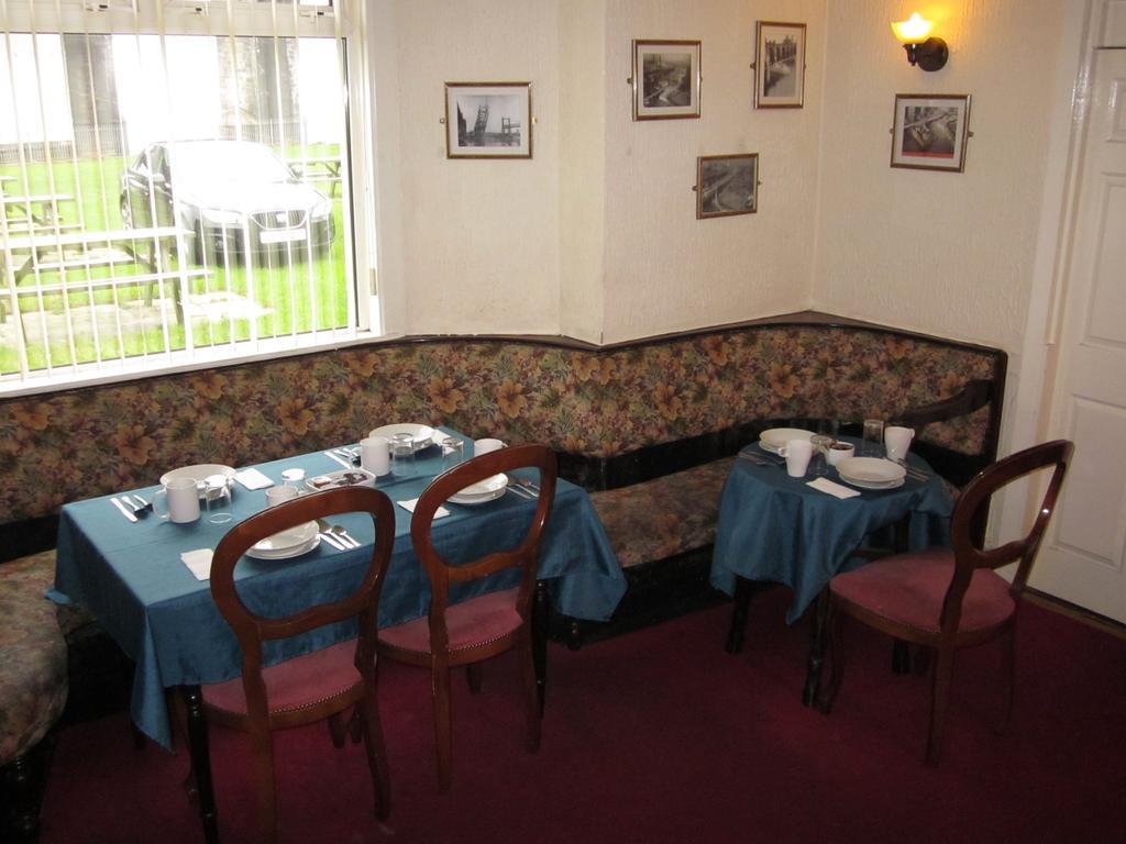 Mersey Hotel Уиднис Екстериор снимка