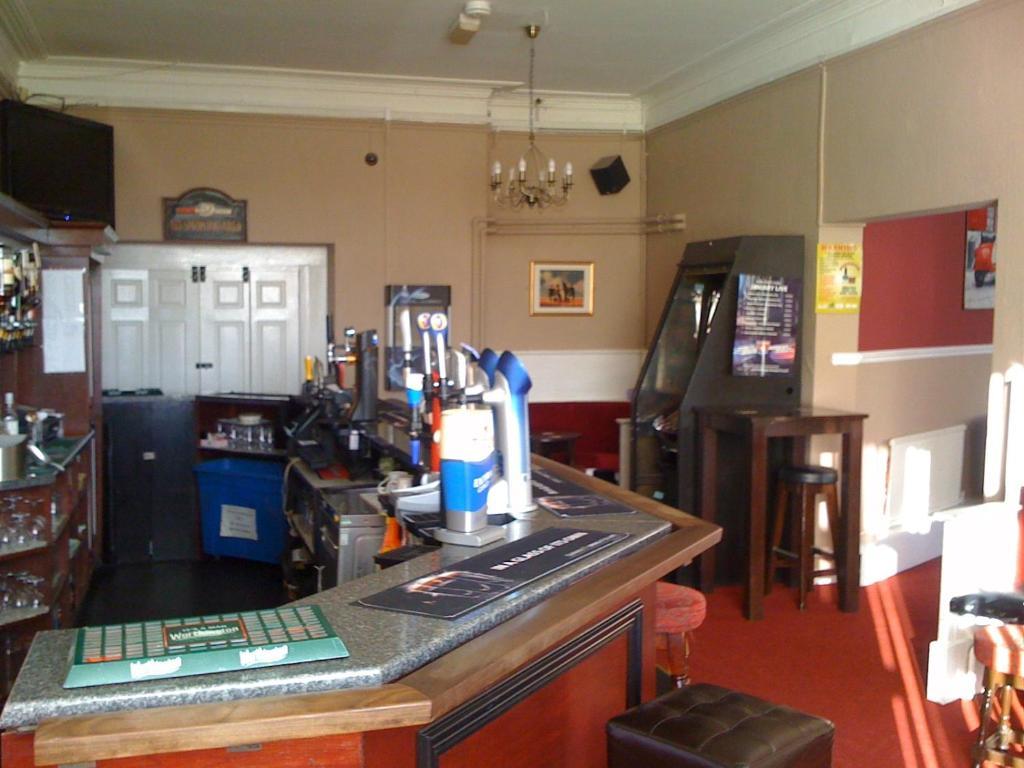Mersey Hotel Уиднис Екстериор снимка