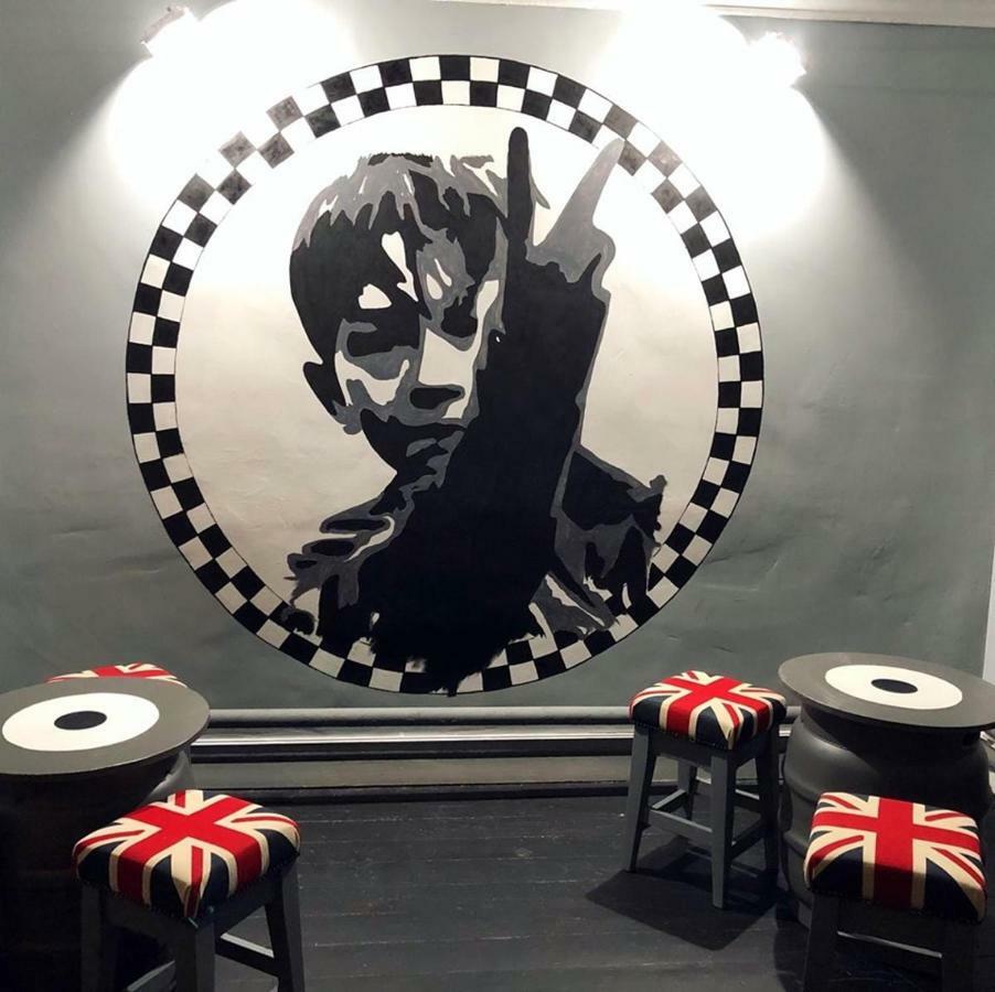 Mersey Hotel Уиднис Екстериор снимка